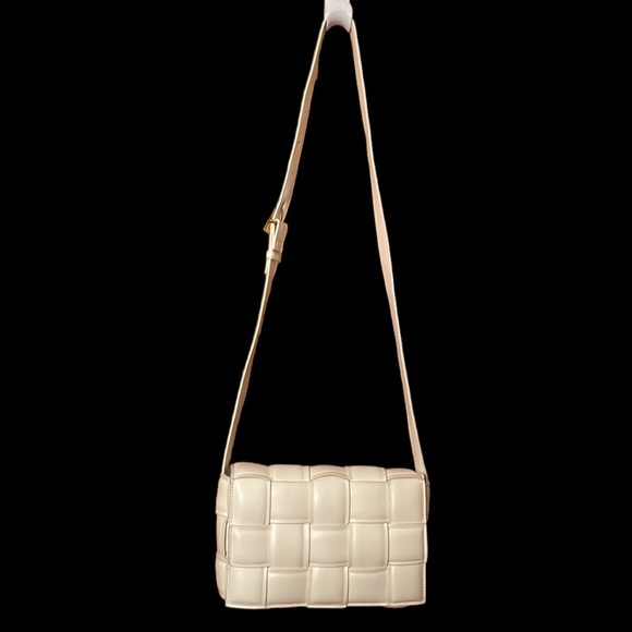 Woven Design Off-White/Cream Faux Leather Magnetic Lock Crossbody Bag - Picture 1 of 16